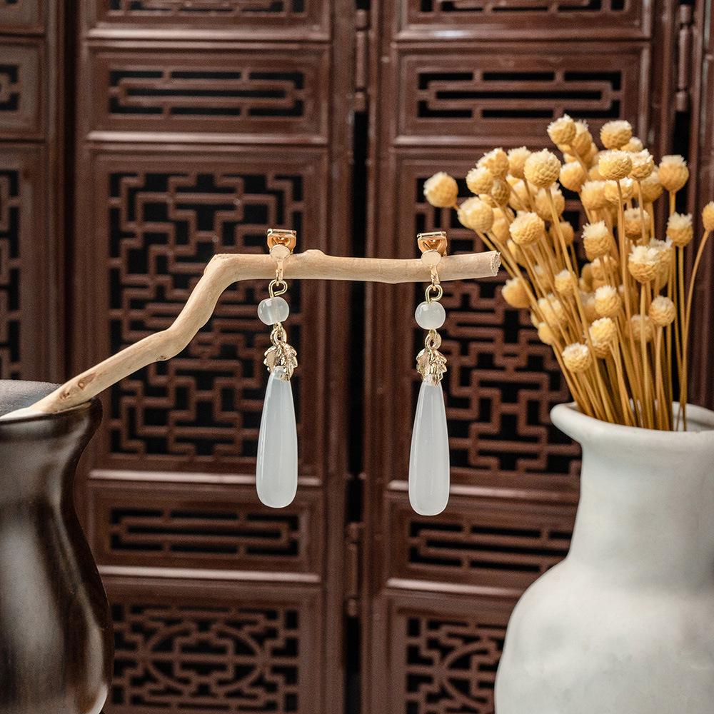Retro Chinese Beaded Tassel Pearl Earrings for Women - Ethnic Hanfu Water Drop Ear Clips (No Piercing Required)