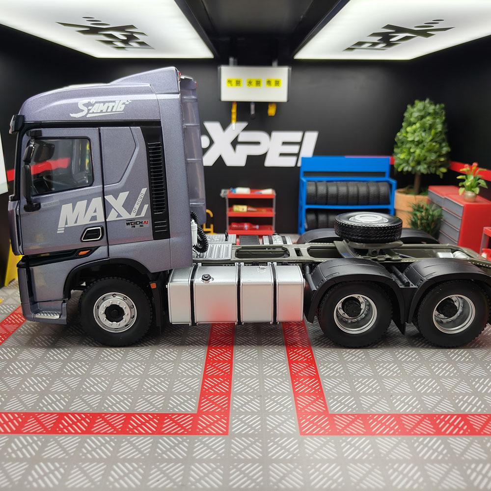 Die-cast Sinotruk Howo Max Original Factory 1:24 Alloy Three-door Car Model Home Collection Ornaments Souvenirs