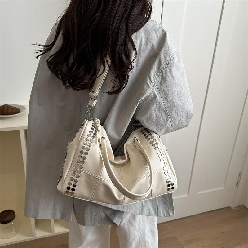 Women Sweet Cool Vintage Rivet Large Capacity Commute Tote Bag Single Shoulder Underarm Bag