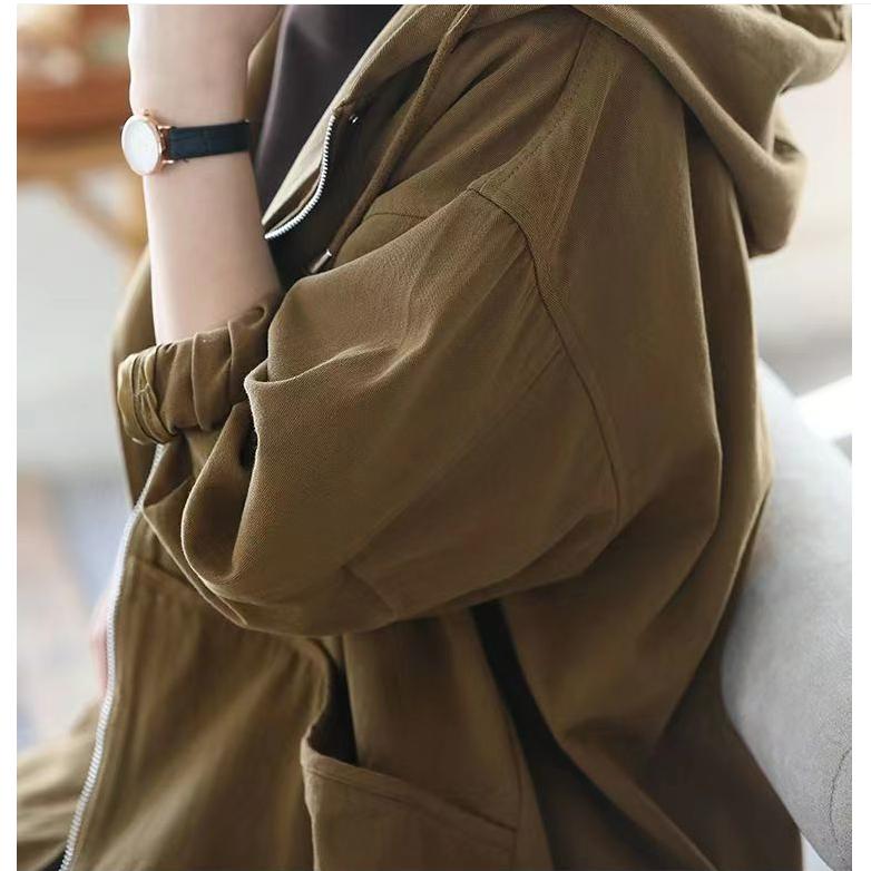 Damska kurtka plus size Wiosna i Jesień Luźna i Cienka Modna Szlachetna Odmładzająca Kurtka z Kapturem