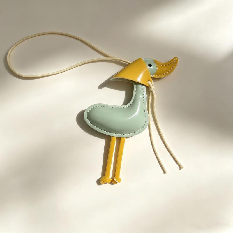 New Creative Scarf Duck Duck Duckling Car Keychain Leather Bag Pendant Pendant Car Keychain Decoration With Cute Keychain