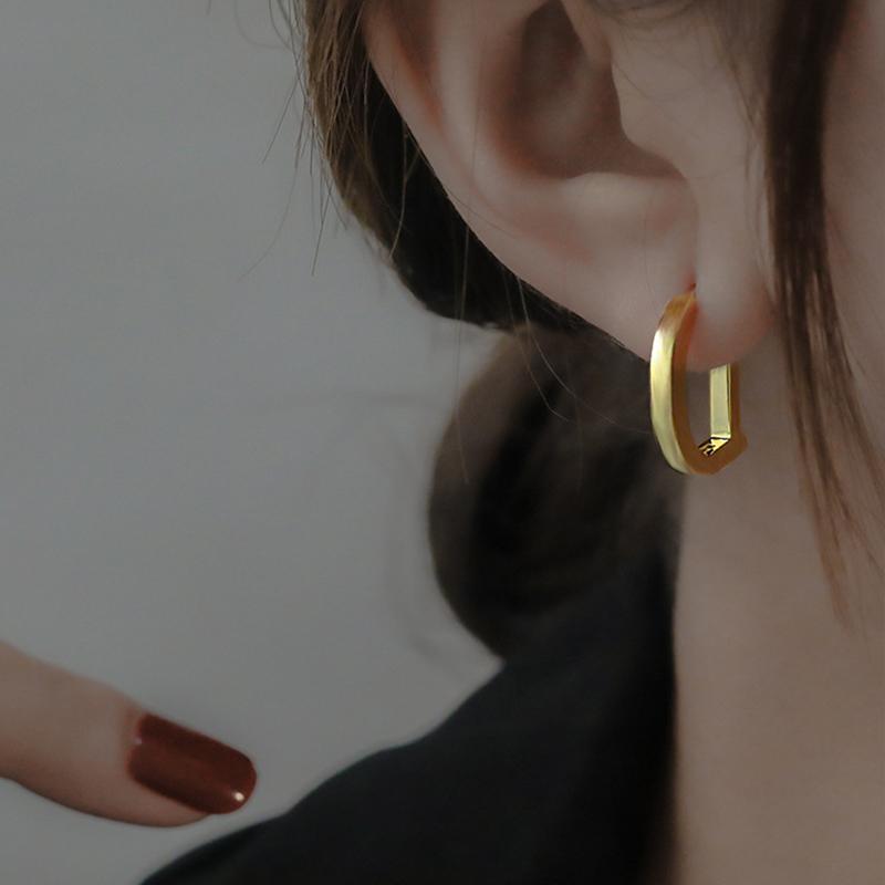 Fashion Stainless Steel Letter D Hoop Earrings For Women Men Simple Geometric Huggie Piercing Earring Party Birthday Jewelry