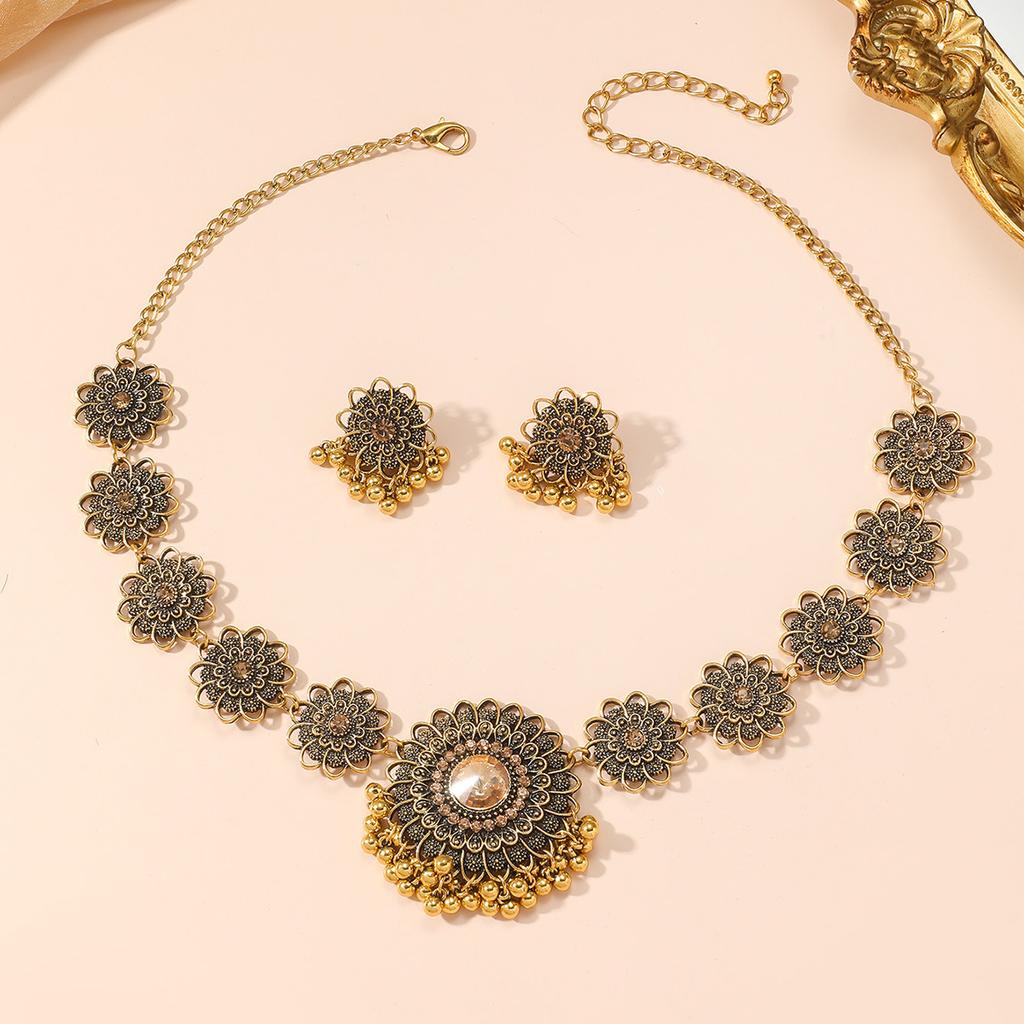 Retro Flower Chain Necklace Set for Women Crystal Tassel Earrings Necklace Bohemian Jewelry Accessories