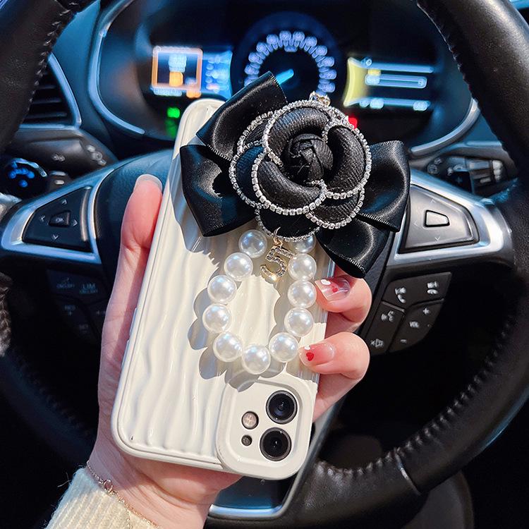 Elegant Camellia Keychain with Pearl Chain & Rhinestone Edge – Perfect Car Key Accessory & Bag Charm