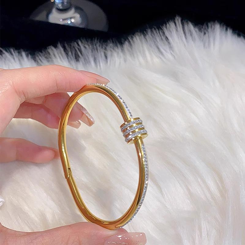 Gold-Tone Titanium Steel Zircon Bracelet for Women, Luxurious Plain Band, Couple's Ring-Inspired Hand Jewelry, New Style