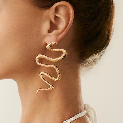 Punk Style Exaggerate Snake Drop Earrings Retro Design for Women Irregular Long Stud Earrings Spicy Girls Jewelry Accessory Gift