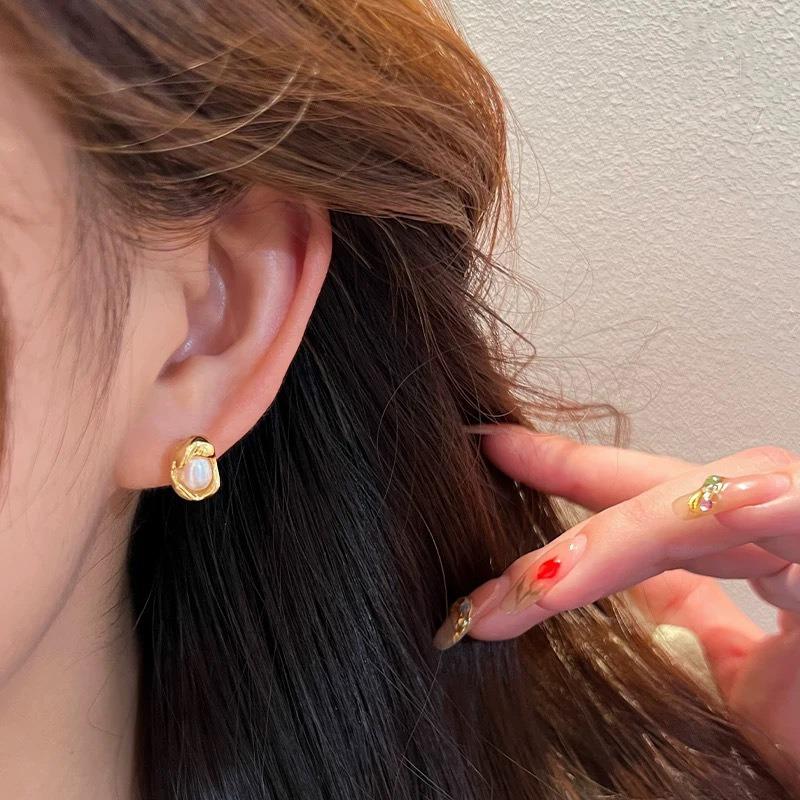 Pearl Earrings Women's High-end Earrings Ear Jewelry High-end Stud Earrings Niche Design Light Luxury