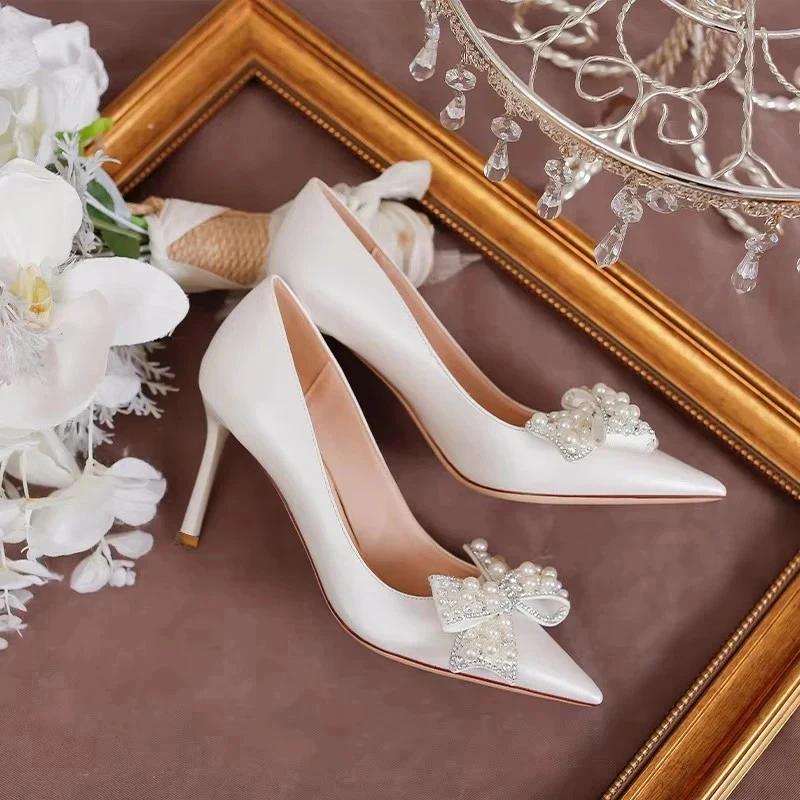 Fashion Rimocy Luxury Pearl Bowknot Wedding Pumps Women Sexy Stiletto Heels Party Shoes Woman Silk Pointed Toe Rhonestone Pumps Ladies