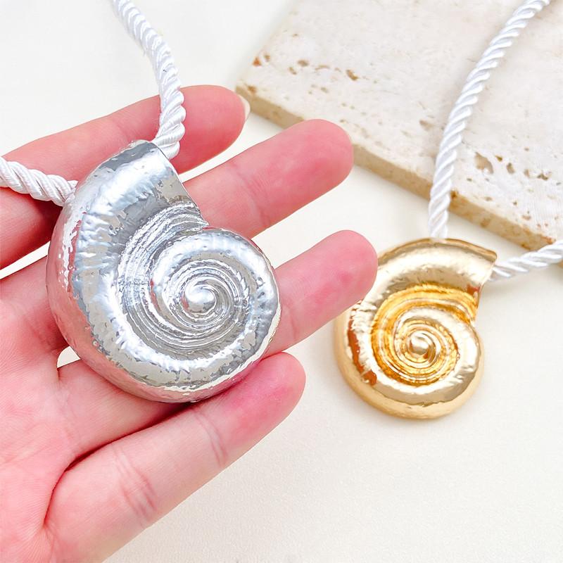 Punk Boho Big Conch Snail Stud Earrings for Women Trendy Unique Chunky Piercing Vacation Accessories Birthday Anniversary Gifts