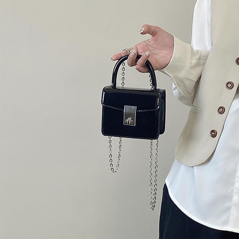 New Patent Leather Small Square Bag for Women Japanese and Korean Ins Fashion Chain Crossbody Bag High-end Lock Handbag for Women
