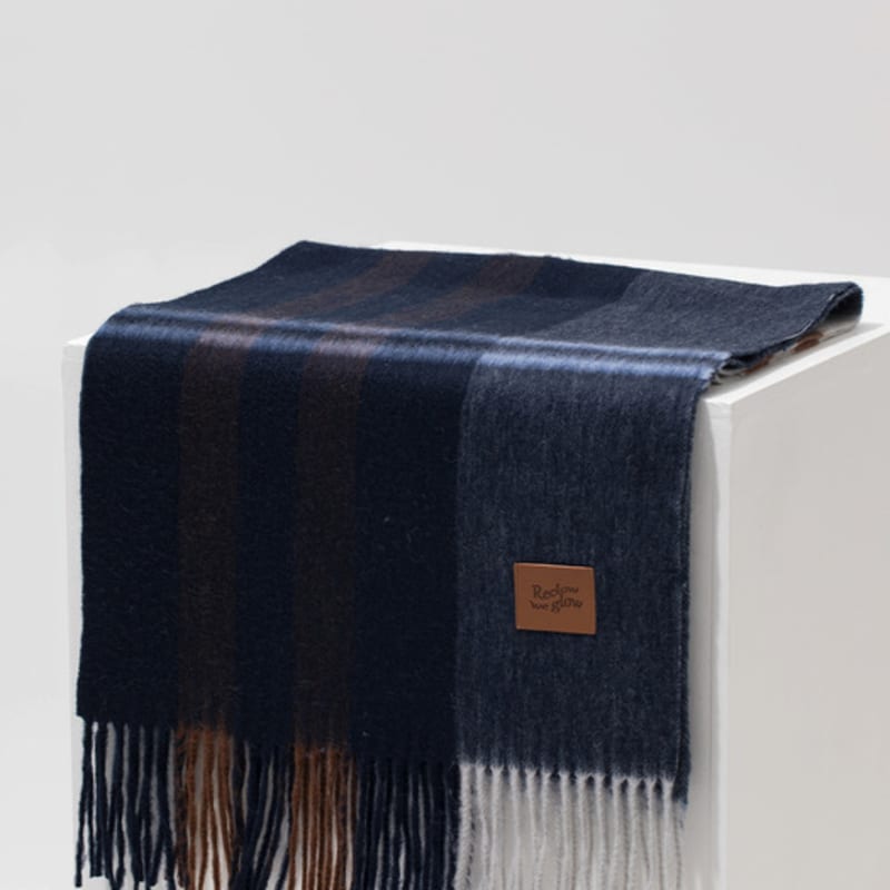 

RECLOW MUNM КЛЕТЧАТЫЙ КАШЕМИР 100% ШАРФ ТЕМНО-СИНИЙ PACKAGE BOX (gift wrapping available) (5,000 won)