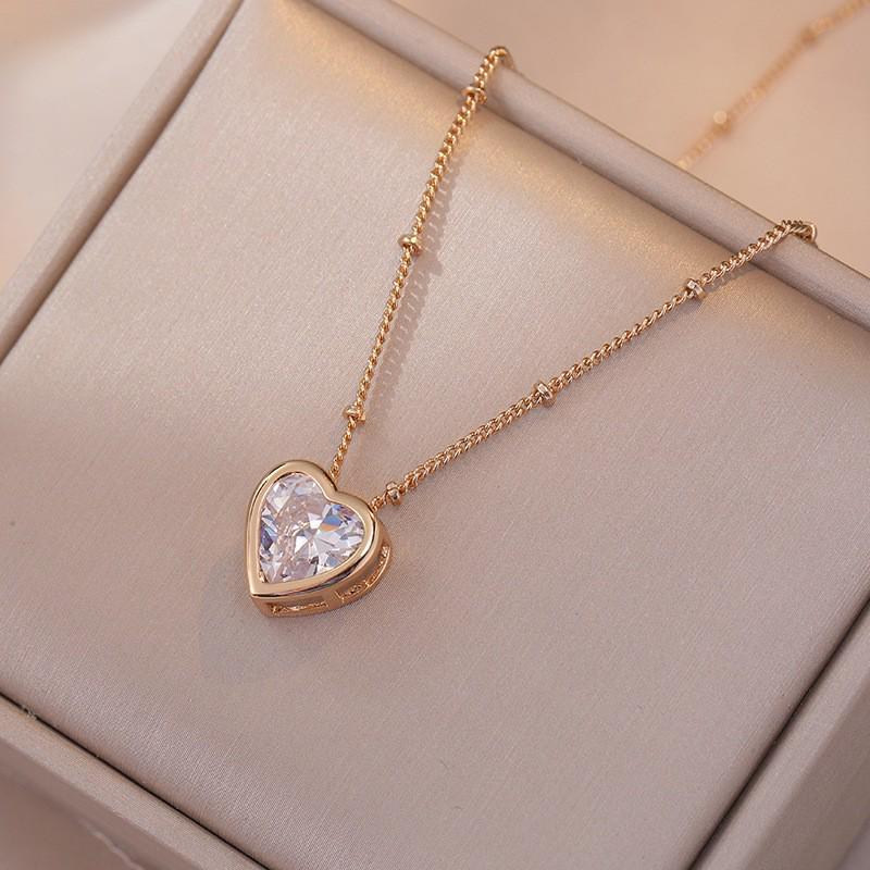 Women's Fashion Heart Pendant Necklace - Elegant, Simple Design, Versatile Clavicle Chain Jewelry