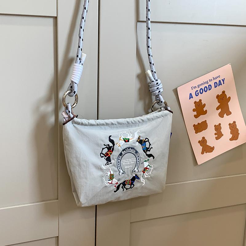 Embroidered Ins Bucket Small Cloth Bag Women's 2025 New Simple Contrast Color for Walking One-shoulder Crossbody Mobile Phone Bag