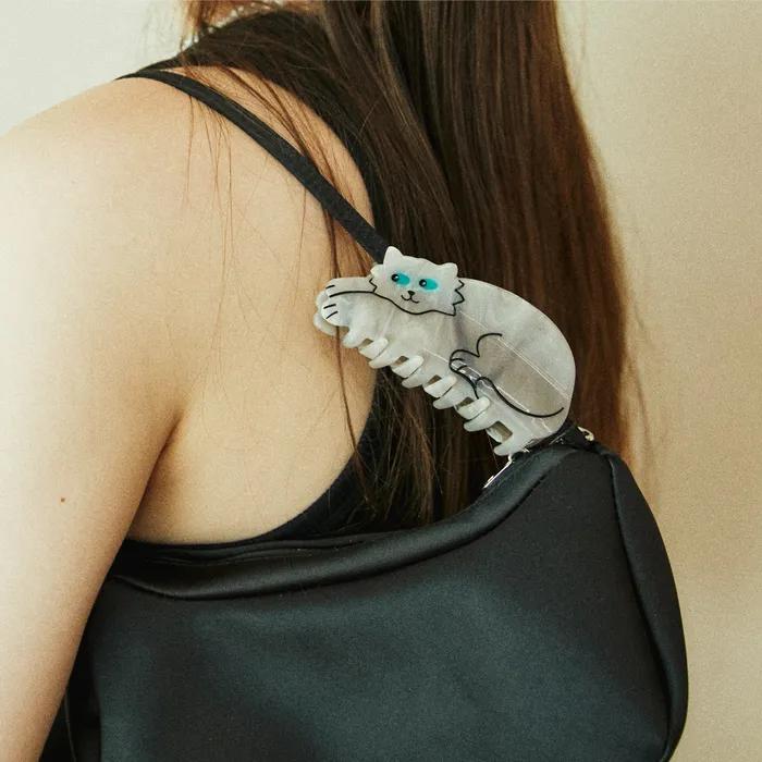 Gray Cat Hair Claw