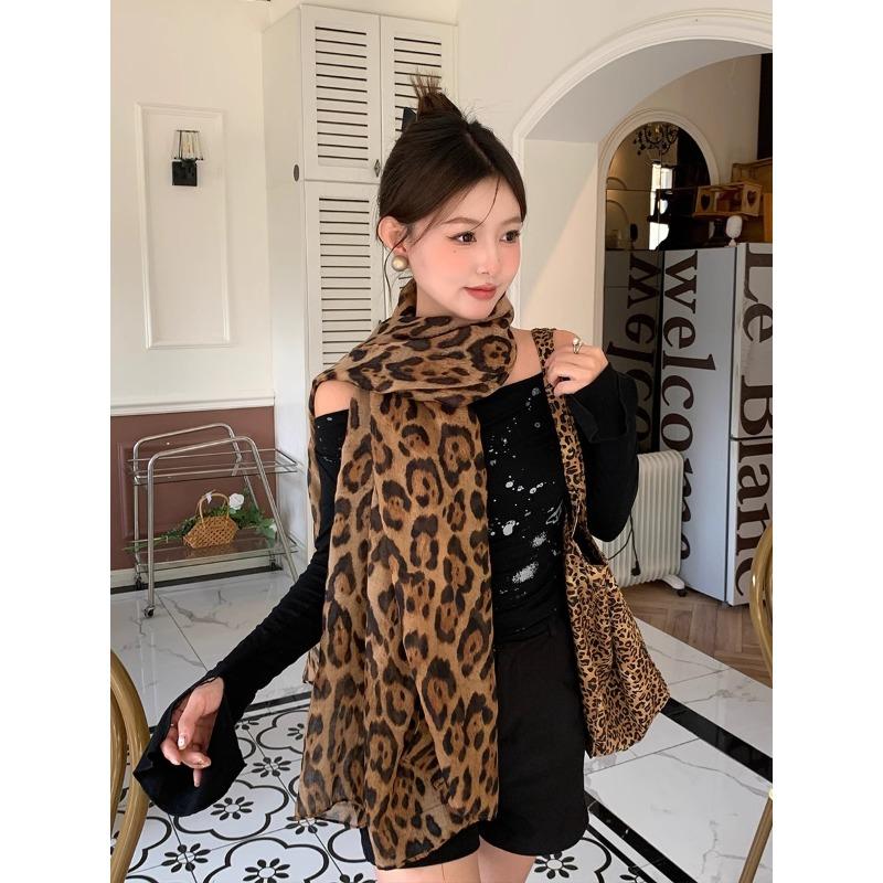 American Hot Girl Retro Leopard Pattern Scarf Pure Desire Style High-end Long Shawl Personality Atmosphere Thin Printed Scarf