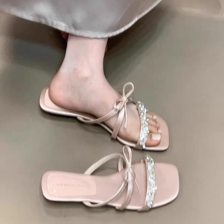 Coarse heel silver beautiful one-word slippers fairy shoes wear 2025 new summer French sandals rhinestone sandals