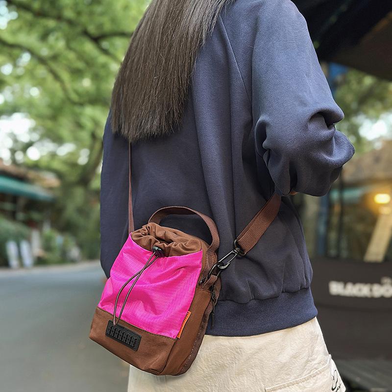 Popular small bag women's summer new trend fashion portable messenger bag casual bucket mobile phone bag