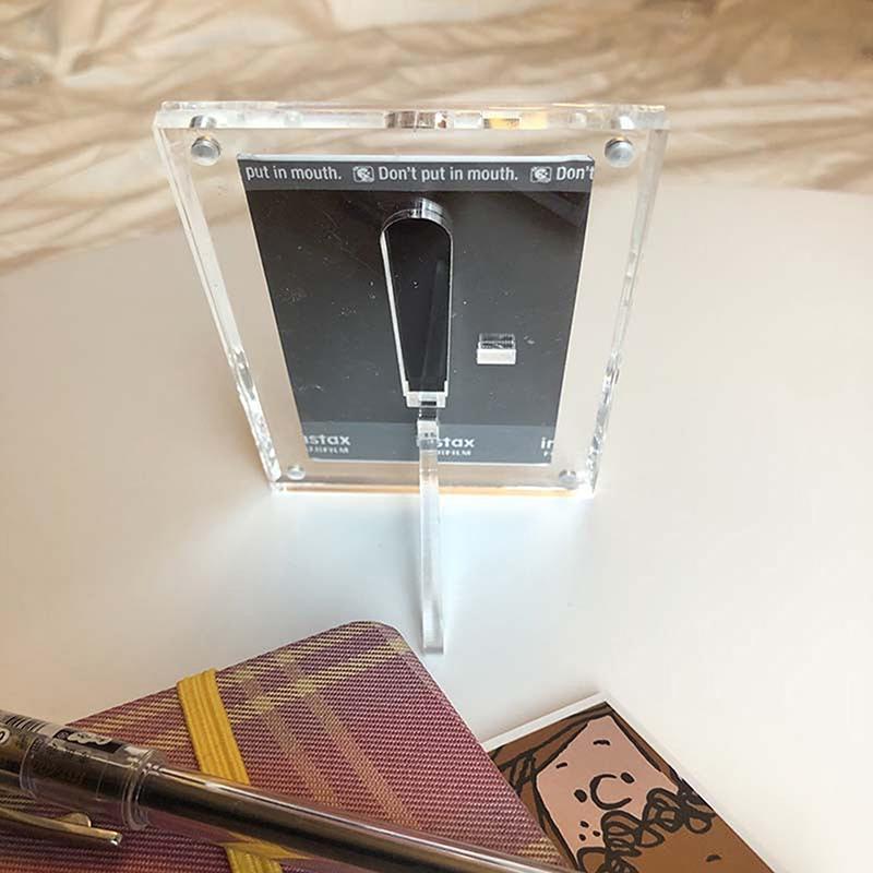 Modern Magnetic Acrylic Photo Frame,Gradient Clear Picture Stand for Desktop Decor & Fridge,Minimalist Polaroid Card Holder,Creative Gift