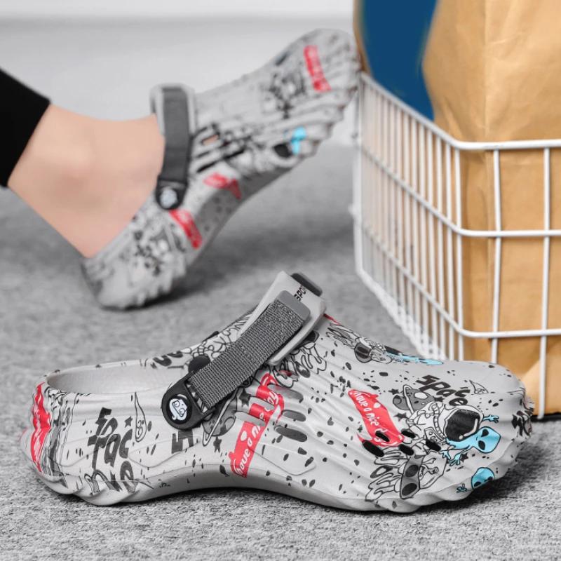 Übergröße 46 47 Neue Herren Clogs Sandalen Sommer Graffiti Hausschuhe Mann Gartenschuhe Männer und Frauen Freizeit Pantoletten Herren Flache Schuhe