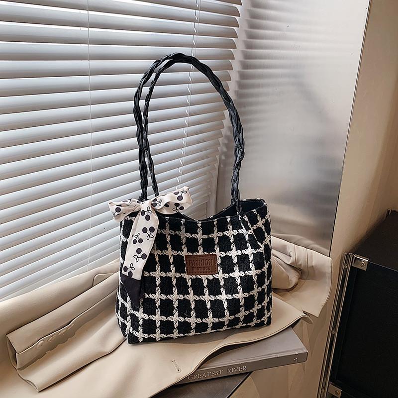 Urban Style Tote Bag For Women With Pu Material And Water Bucket Shape For Daily Use