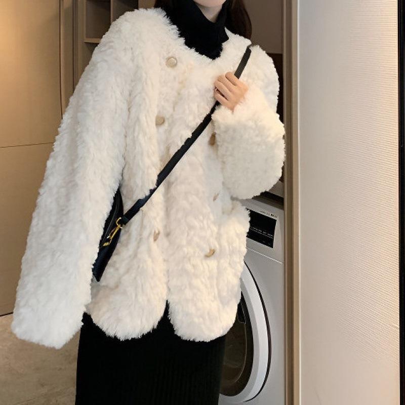 Xiaoxiangfeng lamb wool plush coat women's new winter small design sense thin warm fur top