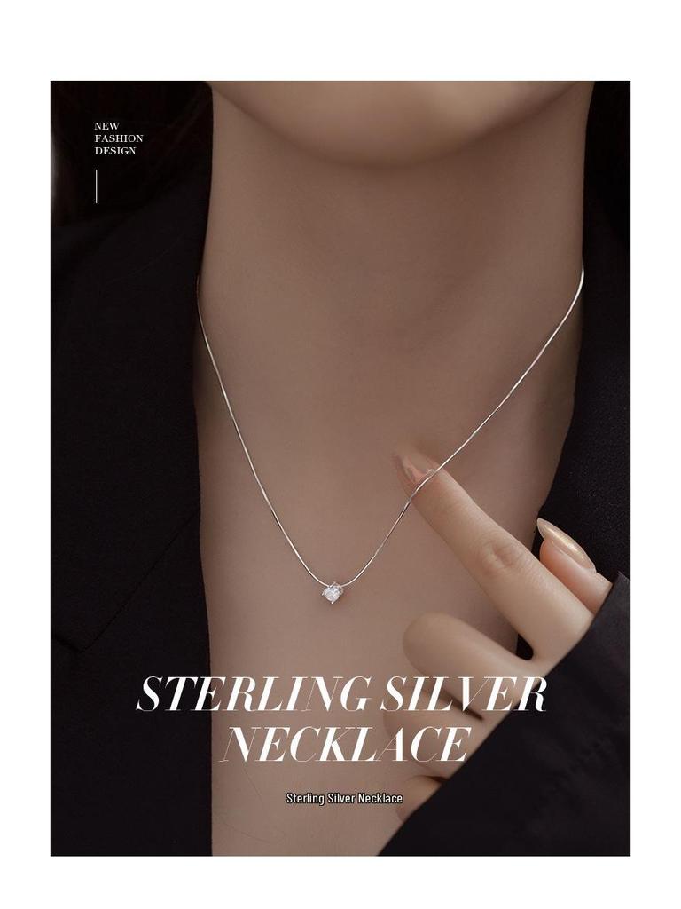 2023 Exquisite Four-Claw Zircon Stone Sterling Silver Necklace – Light Luxury Niche Clavicle Chain Trend