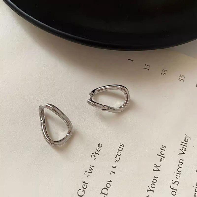 2024 Women's Minimalist Irregular Hoop Earrings - High-End Niche Design Jewelry