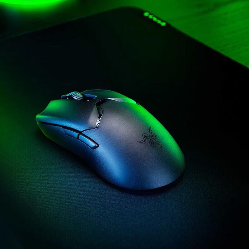 Razer Viper V2 Pro Wireless Gaming Mouse with Large Mouse Pad