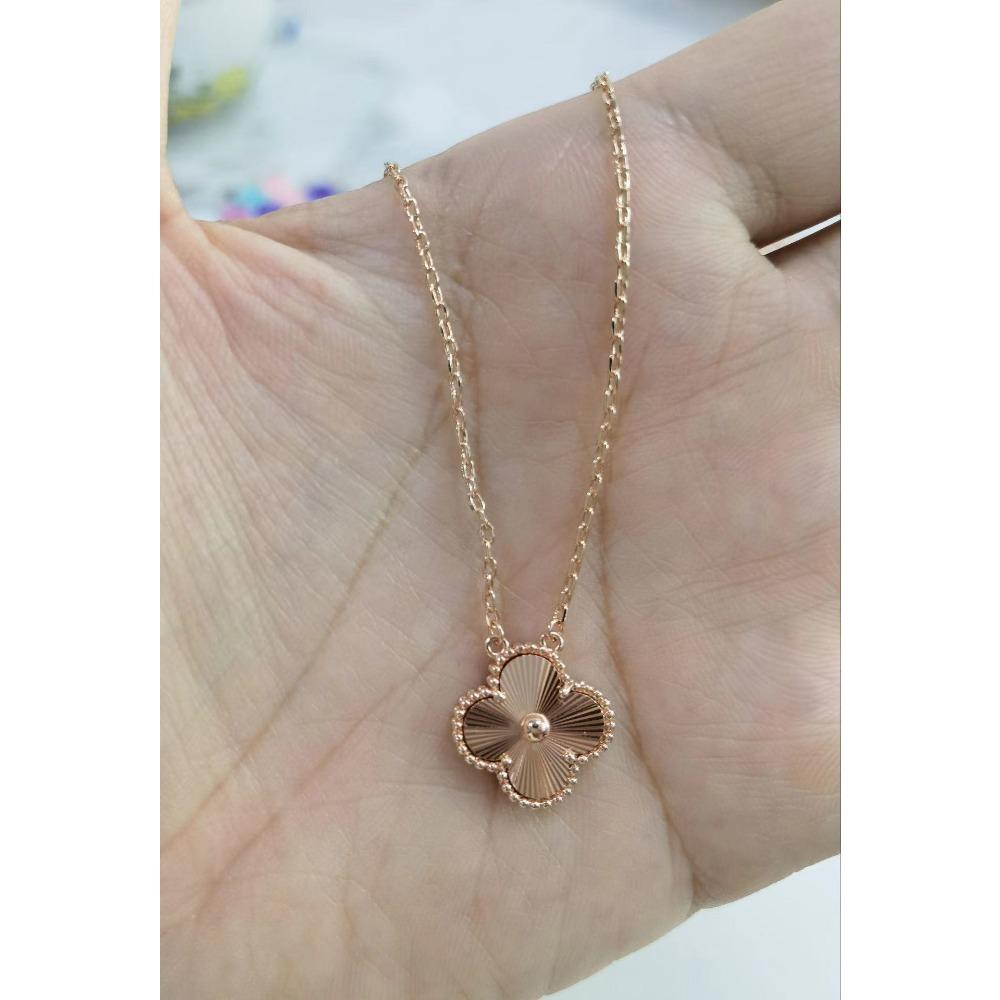 High-end Four-leaf Clover Necklace for Women 18K Rose Red Chalcedony Agate Natural White Shell Pendant Clavicle Chain