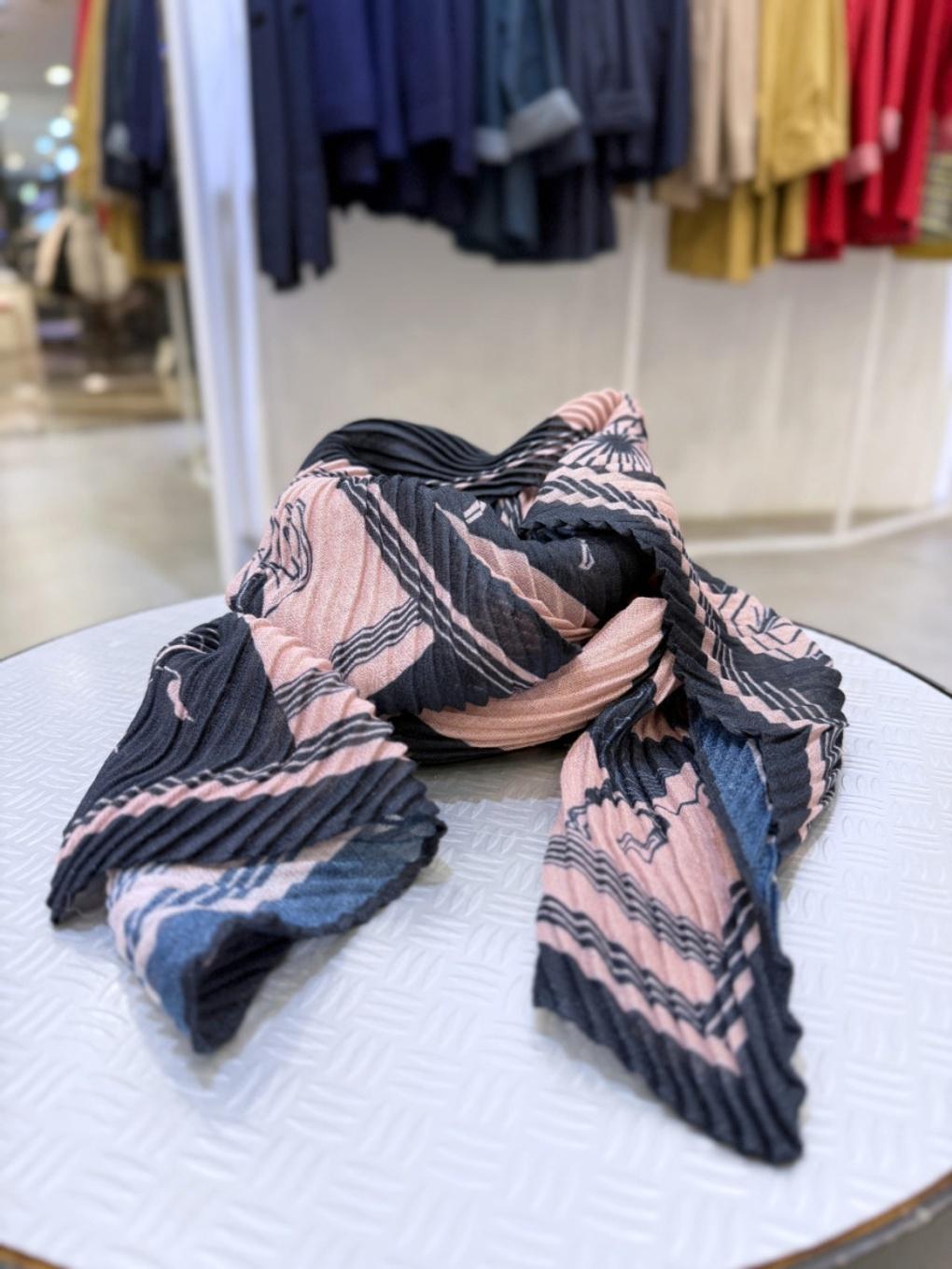 Crocodile Lady Pleated Twill Scarf CLDWF1103