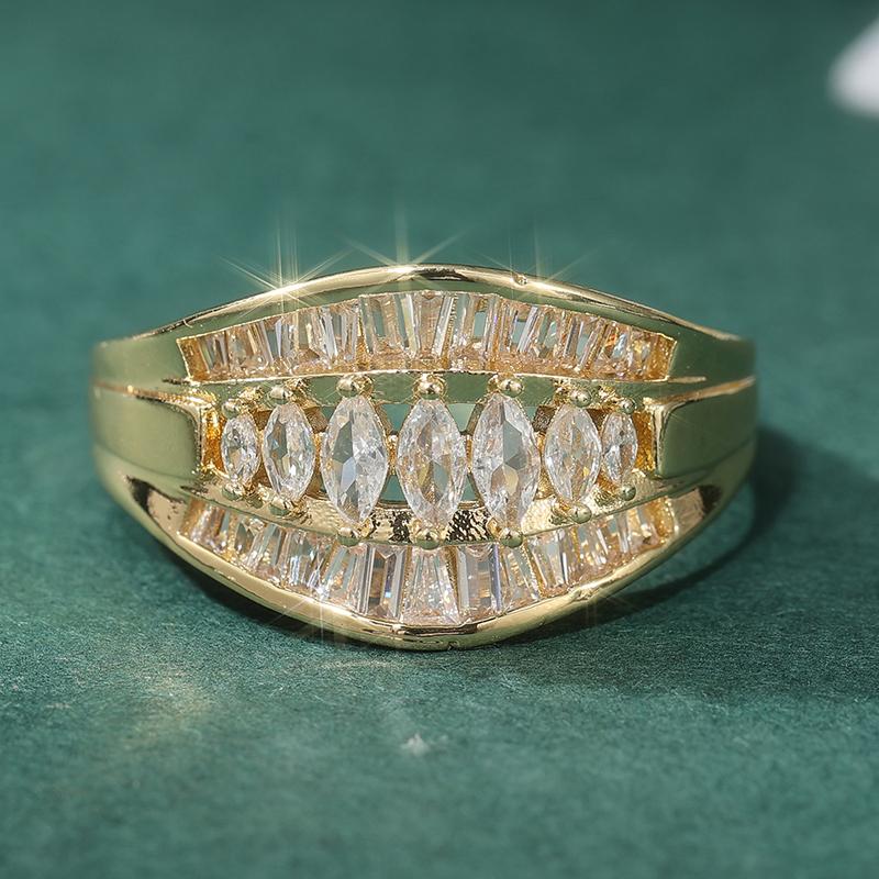 Elegant Classic Design Inlaid Synthetic Zirconia Golden Plated Women's Ring Fashion Sparking Banquet Wedding Jewelry Accessories