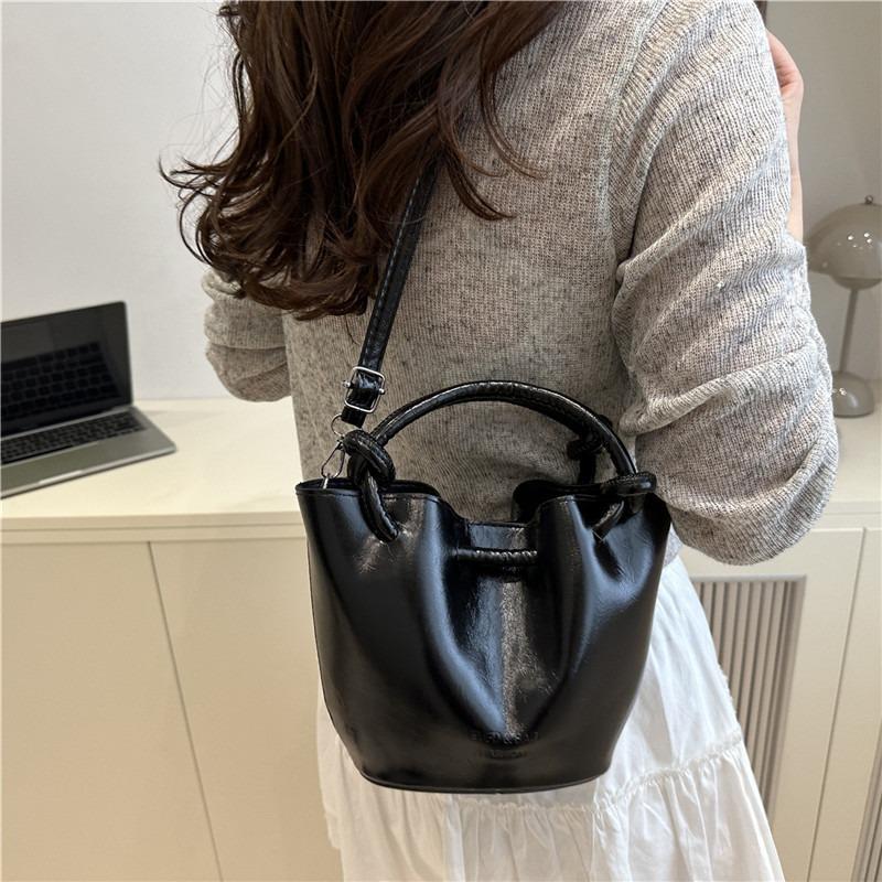 Summer Popular Versatile Bucket Tote Bag New Fashion Versatile Messenger Bag Versatile Shoulder Bag Women