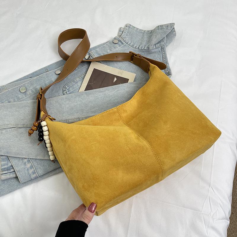 Retro suede bag women's autumn new niche bag plush fashion simple large capacity bag