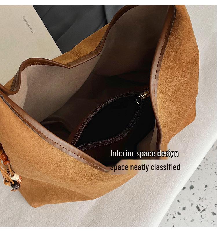 2025 Herbst Damen Retro Wildleder Tragetasche: Große Kapazität & Exquisite Modische Umhängetasche