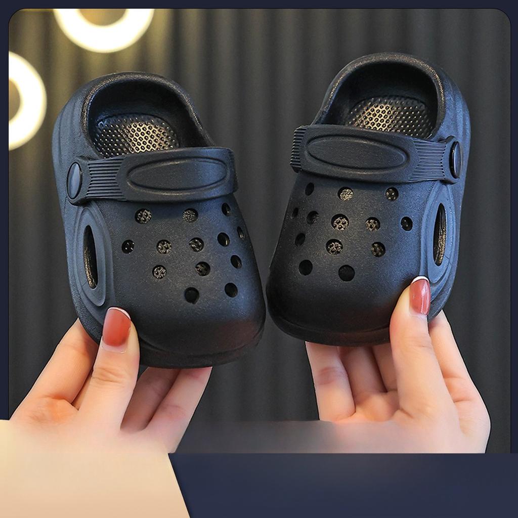 Kids Hole Sandals Soft Non Slip Beach Slippers Breathable Casual Summer Shoes For Boys And Girls Lightweight Comfortable