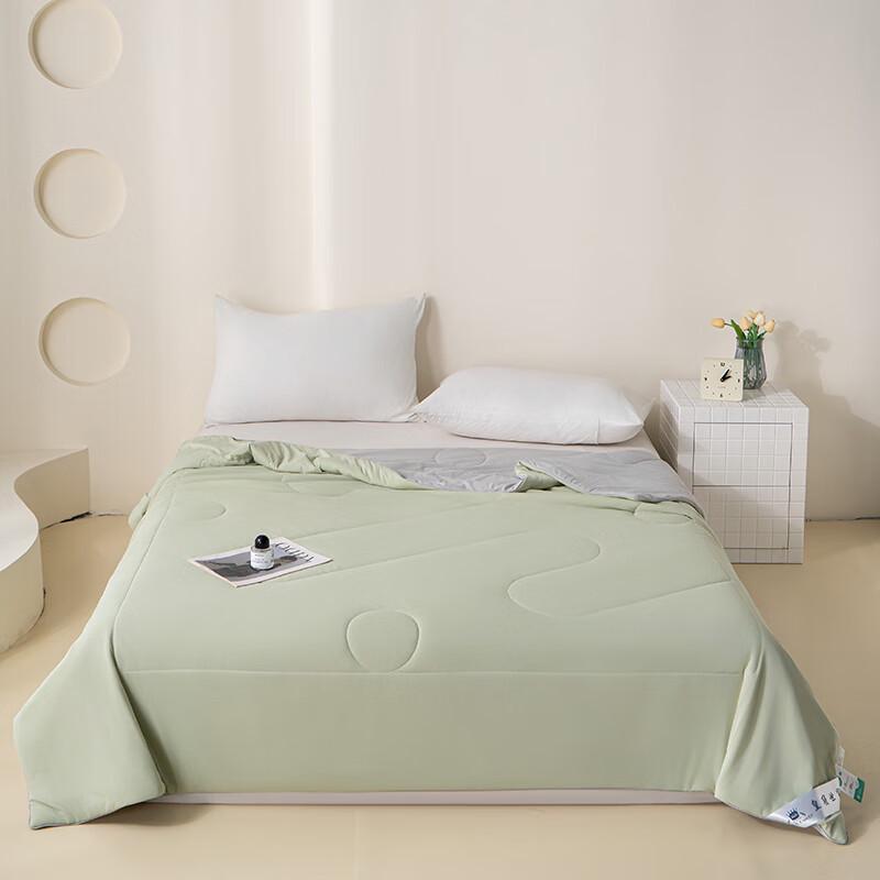 

Silky Smooth Cool Touch Summer Quilt