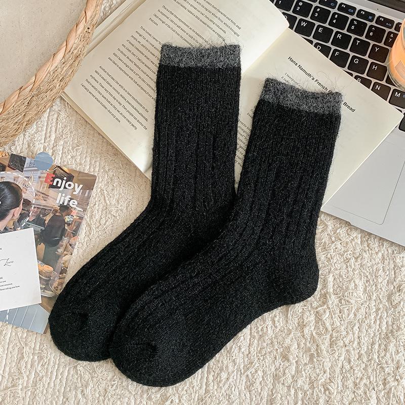 Korean Style Ribbed Color Block Mid-Calf Socks - Autumn/Winter Warmth, Retro Forest Academy Look