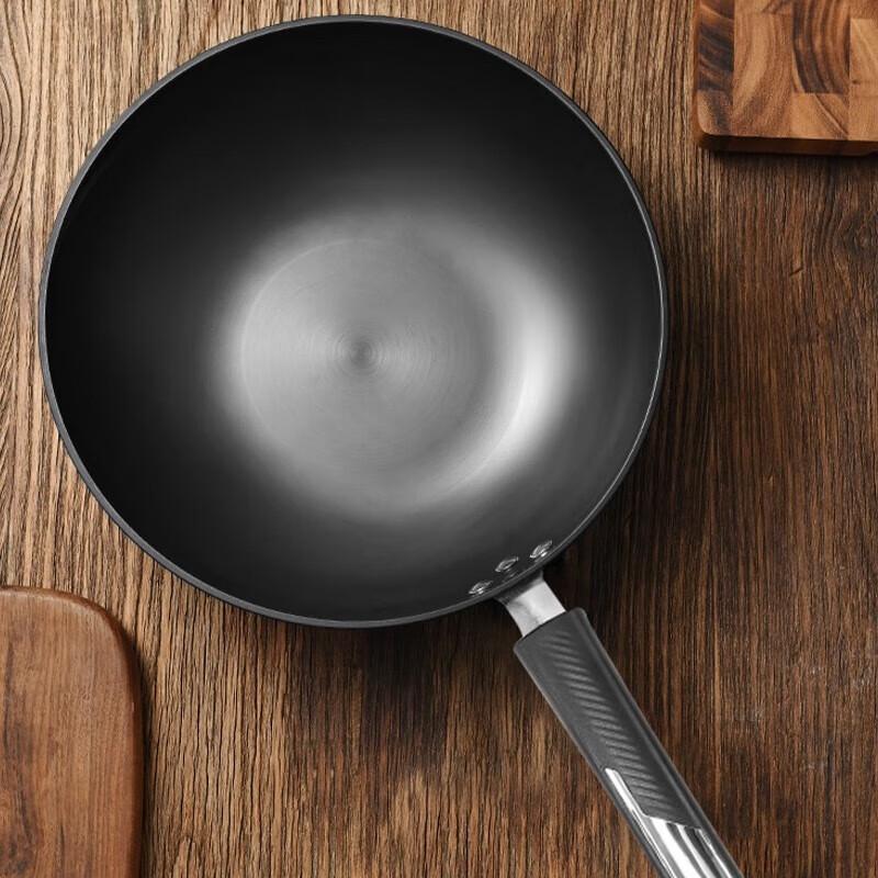 Kangbache Yuechu 32cm Iron Wok