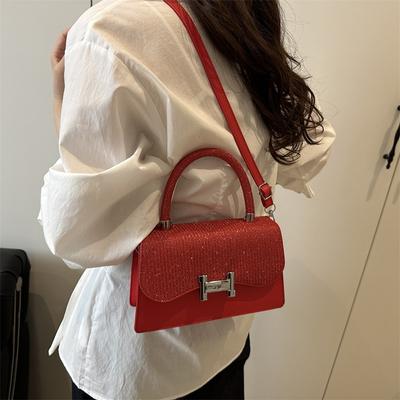 Bolsa quadrada pequena portátil de temperamento premium para mulheres, nova moda de verão, simples para o dia a dia, de ombro e a tiracolo