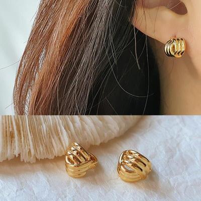 Women's Daily Round Wave Line Earrings