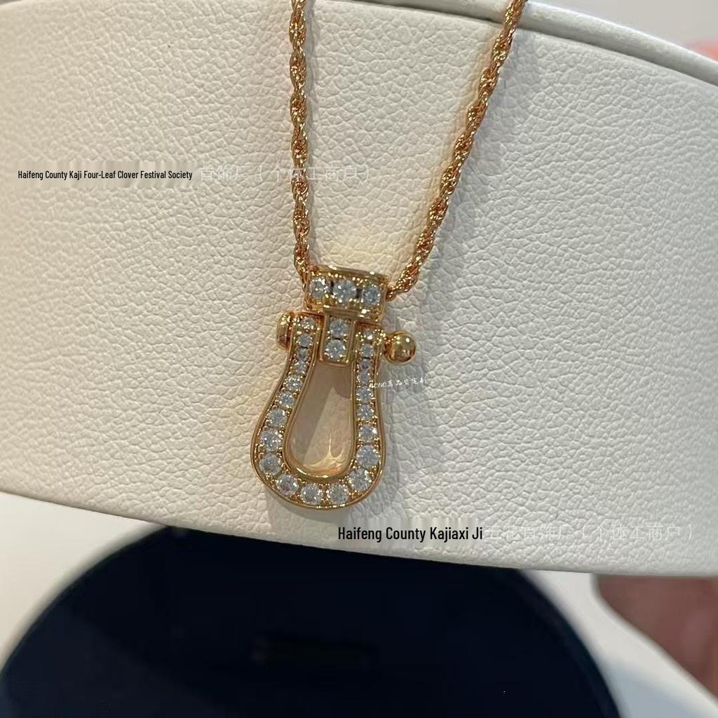 18K Rose Gold Horsebit Necklace with Diamond Inlay for Women