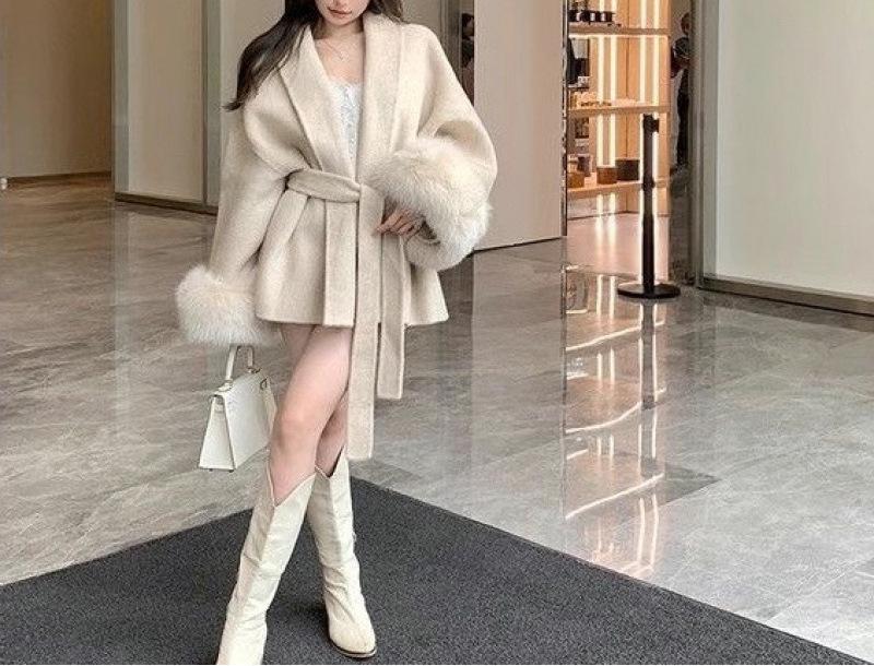 Women's Autumn Wool Coat with Furry Sleeves and Noble Collar