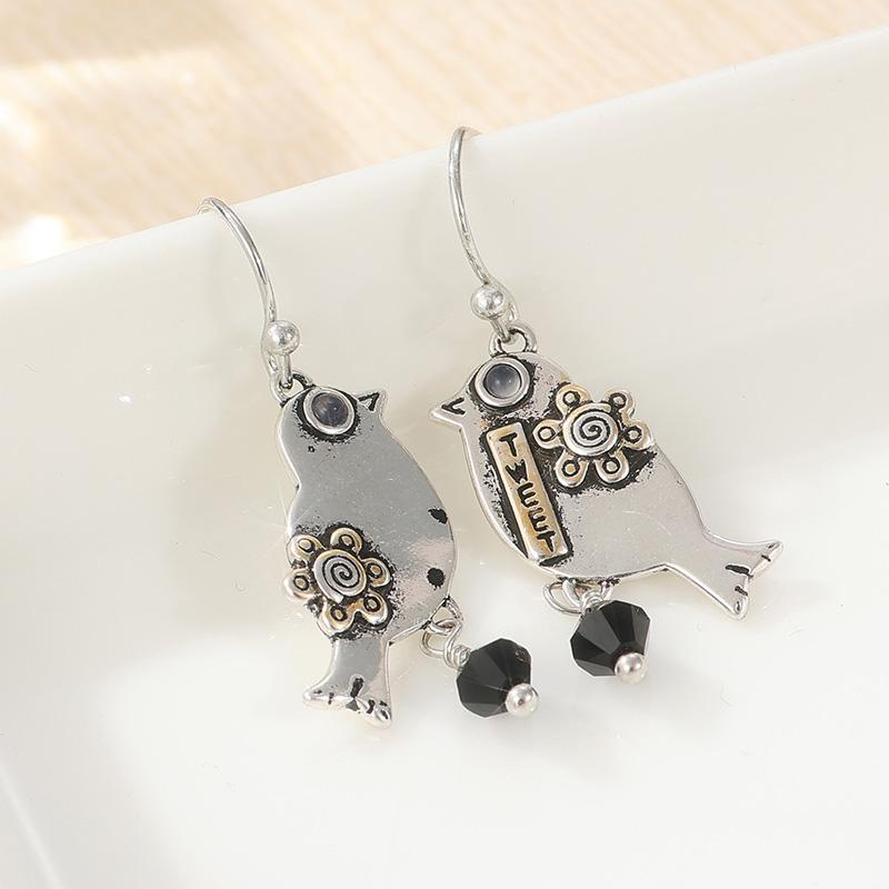 Creative Hand Carved Birds Shaped Dangle Earrings for Women Vintage Exquisite Silvery Plated Pendant Jewelry Accessories
