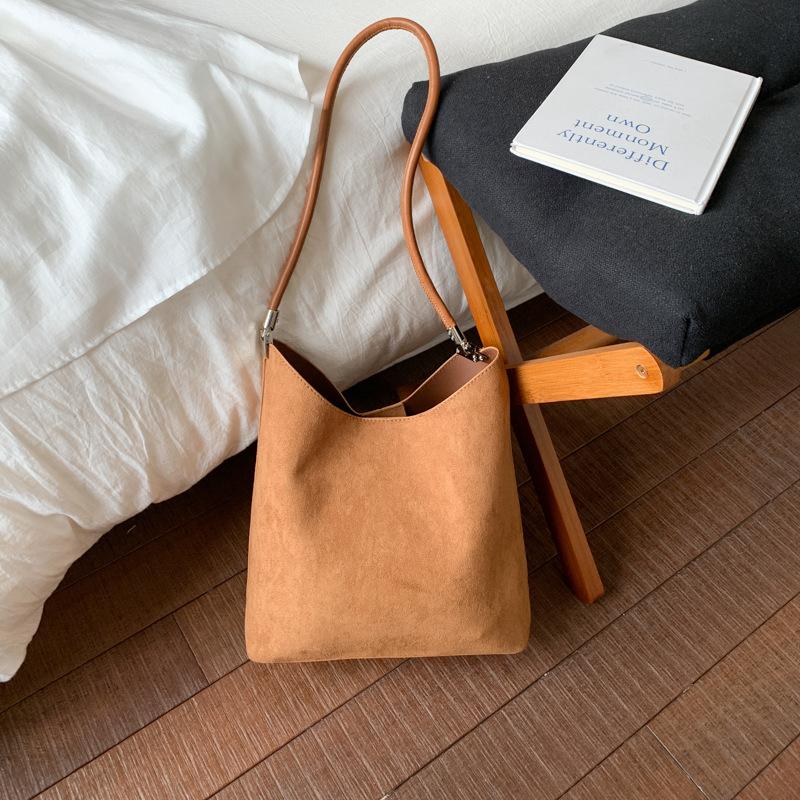 Retro Fashion Casual Tote Bag Women's 2025 Autumn and Winter New Korean Version Versatile Large-capacity Commuting Shoulder Messenger Bag