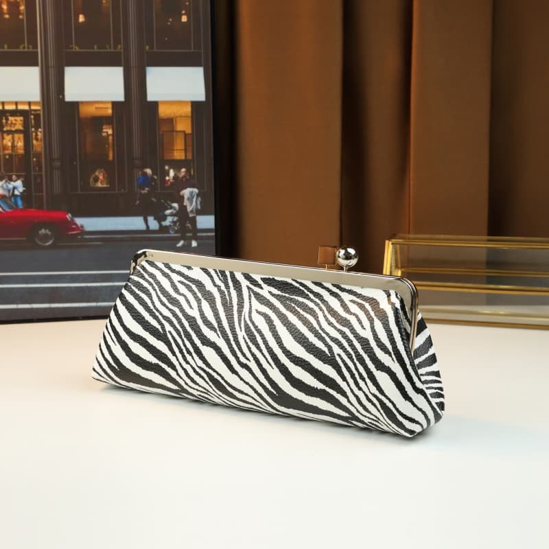 Ladies Fashion Contrast Clutch