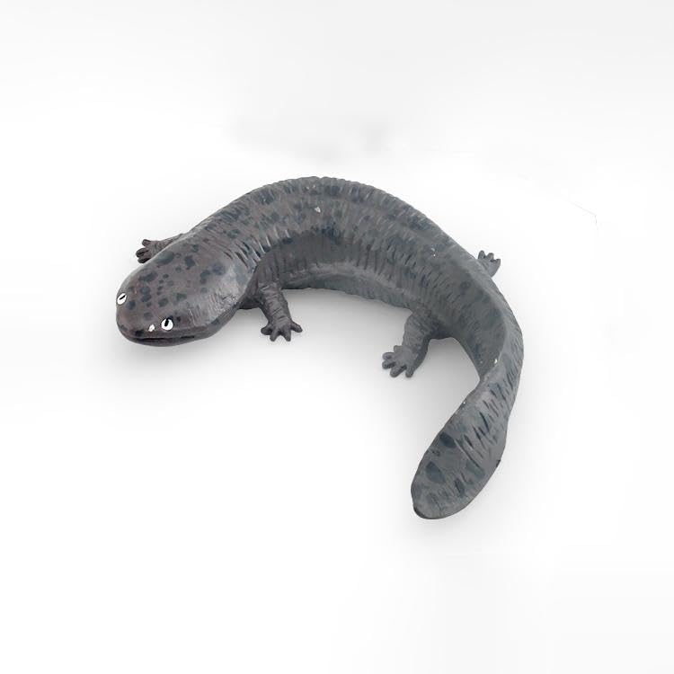 Nekogamiyama Salamander, River Creatures, Lakes, Ponds, and Streams Figurine, Model, Miniature, Ornament, Decorative, Collectible Model (Gray)