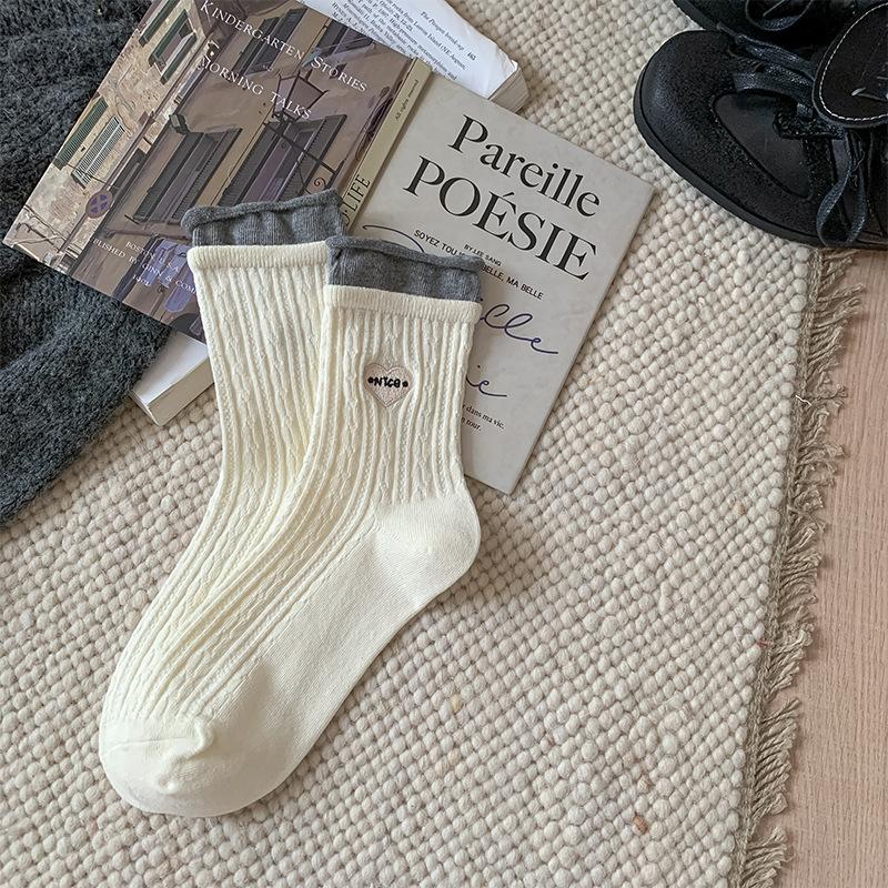 New Autumn Products, Dongdaemun Fengshuangluokou Embroidered Love Double-Needle Cotton Medium Tube Socks