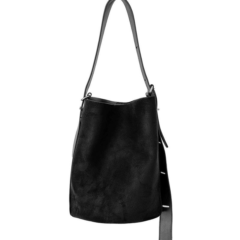 Autumn and Winter Tote Bag Large Capacity Women's New Single Shoulder Suede Bag Cylinder Simple Niche Commuter Bucket Bag