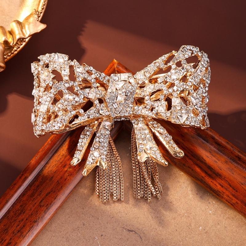 Elegante 3D-Schleifen-Design-Brosche mit Strassstein-Akzent und Quasten-Detail Modernes Accessoire für Wintermäntel Hemden