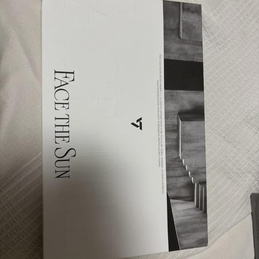 

Seventeen - Vol. 4 face The Sun